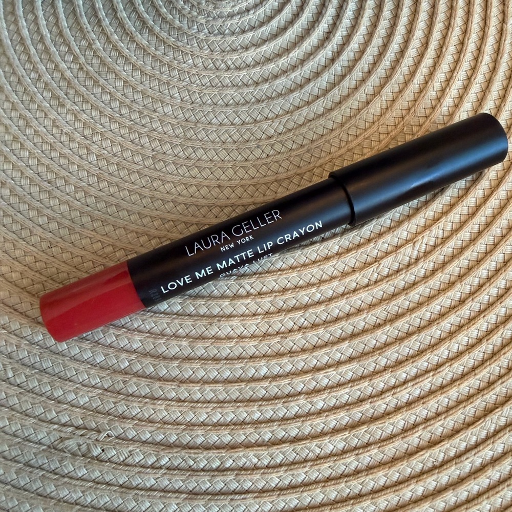New Laura Geller Love Me Matte Lip Crayon — Guava Lust